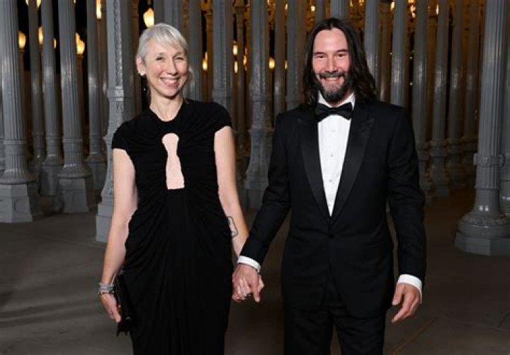 
Amanda De Cadenet Says She’s ‘Really Grateful’ Ex-Boyfriend Keanu Reeves Is Part Of Her ‘Extended Family’ 