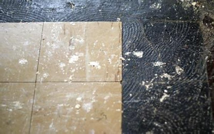 Can there be asbestos in floor tiles