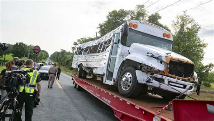 
Gloria Estefan Bus Accident: What Happened To Her? Family Husband And Kids 