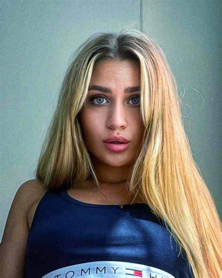 
Julia Rossi Height, Weight, Net Worth, Age, Birthday, Wikipedia, Who, Nationality, Biography 