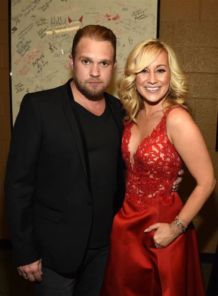 
Kellie Pickler Husband Found Dead At Their Nashville Home 