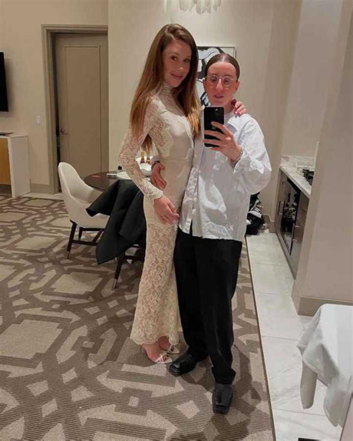 
Robby Hoffman Girlfriend: Is He Dating Anyone? Gender And Relationship Details 