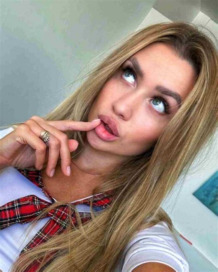 Sarah Wolak Height, Weight, Net Worth, Age, Birthday, Wikipedia, Who, Instagram, Biography