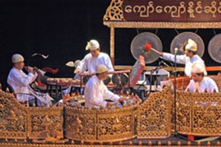What are the instruments in the Hsaing waing ensemble