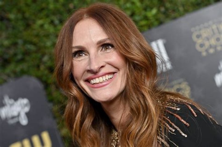 What did Julia Roberts do