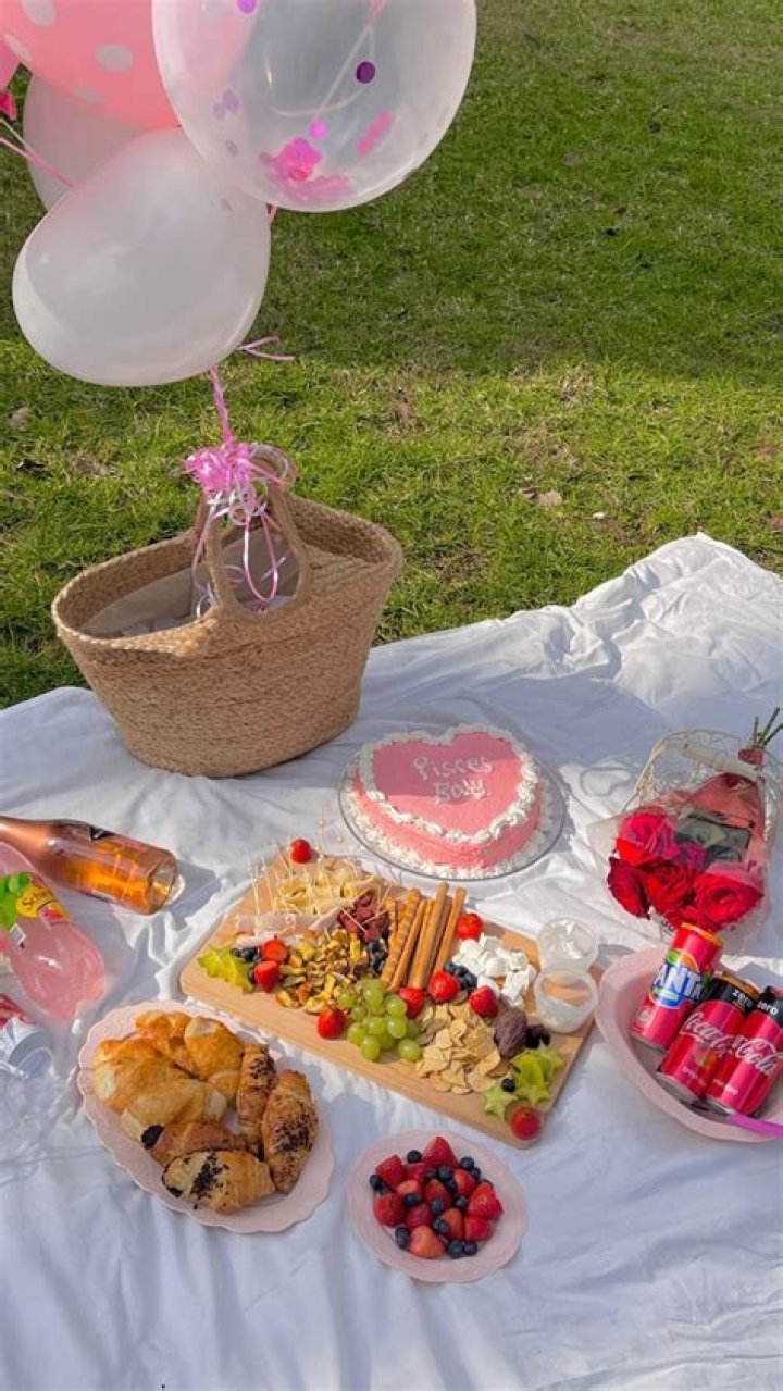 What do I need for a birthday picnic