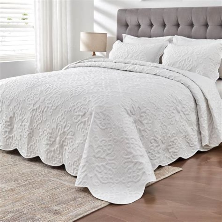 What size is a king bedspread