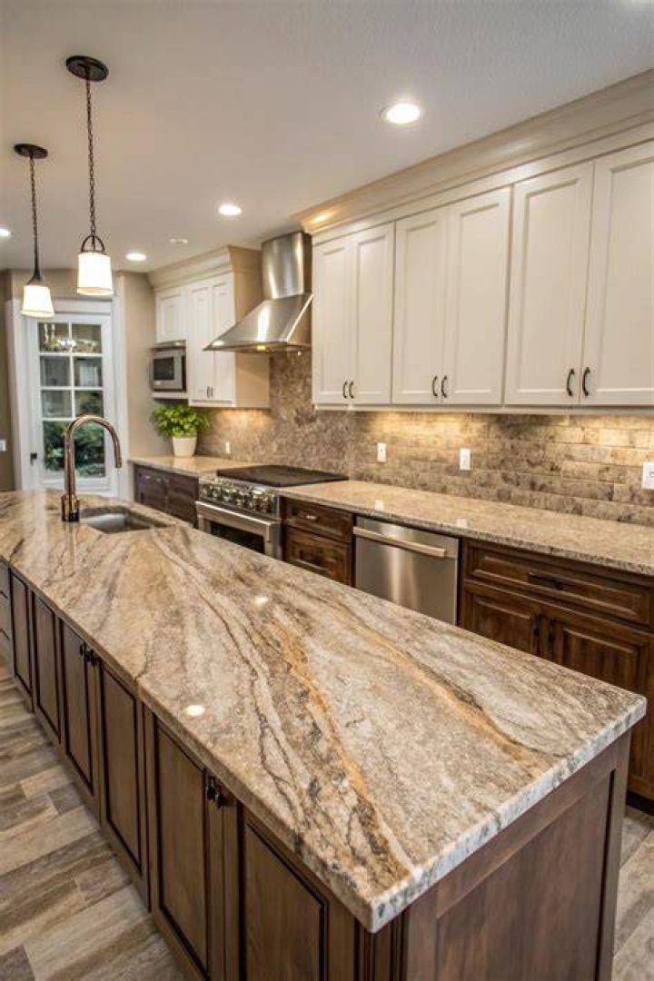 What type of backsplash goes with granite