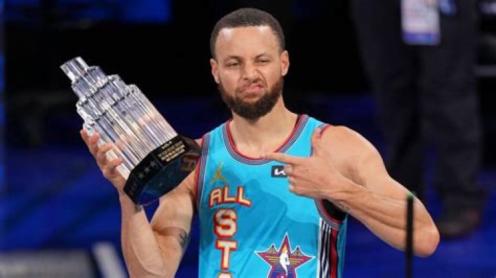 Whats Dell Currys net worth